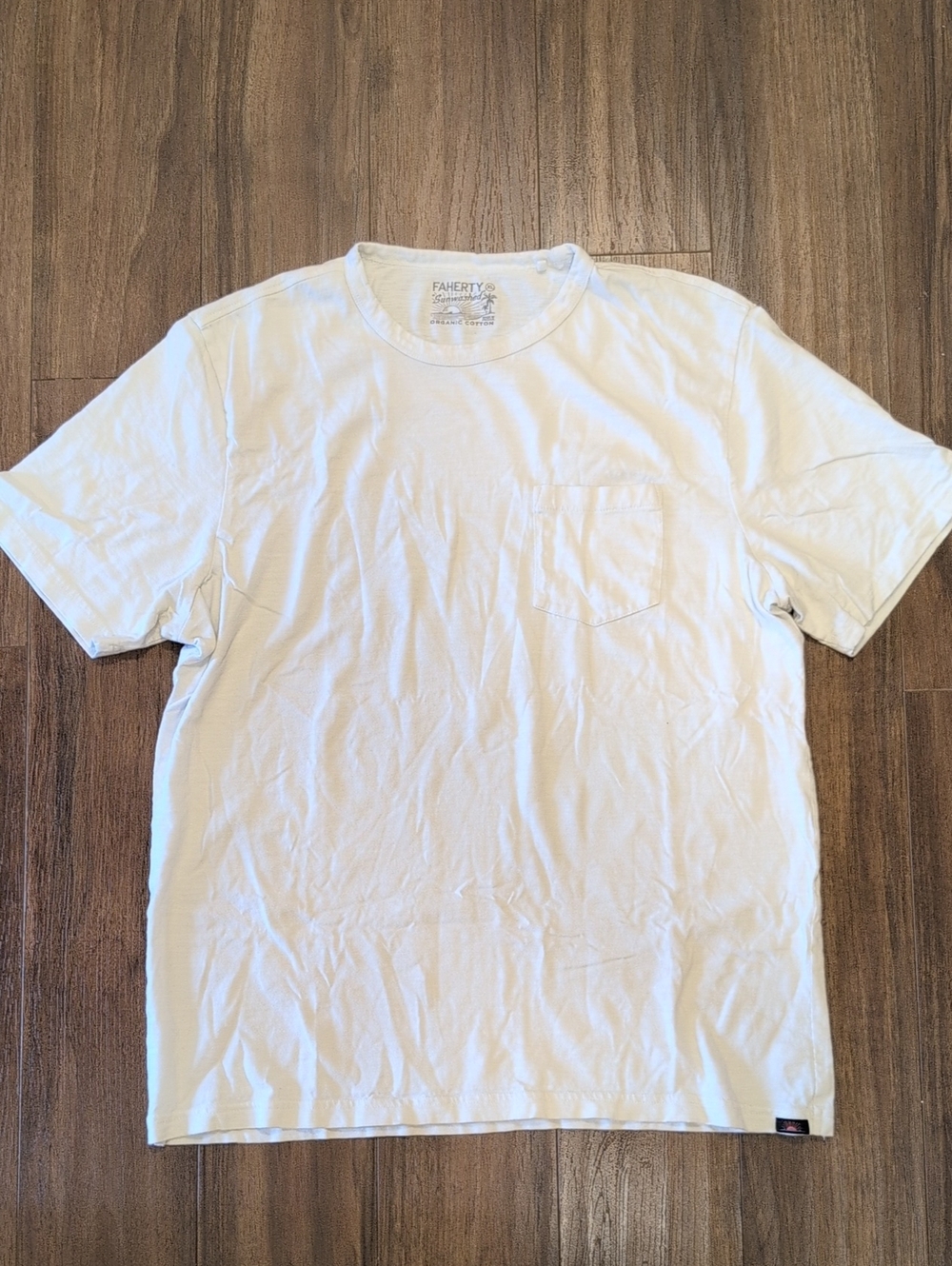 Faherty Sunwashed Organic Cotton Men's White Short Sleeve Pocket Tee